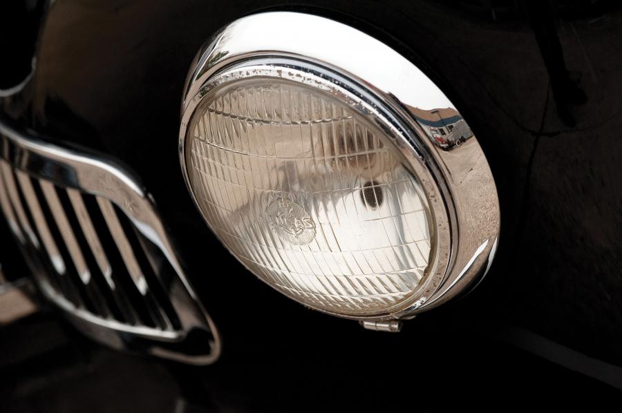Детали экстерьера Allard M1 Drophead Coupe 1948 года  (фото 6 из 13)